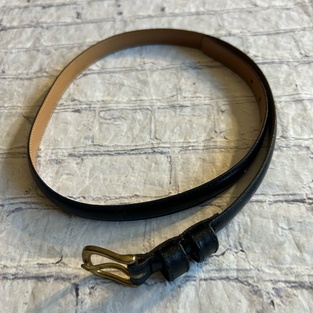 VINTAGE LA RUE GENUINE LEATHER THIN TAIWAN MADE WOMEN’S BELT SIZE LARGE